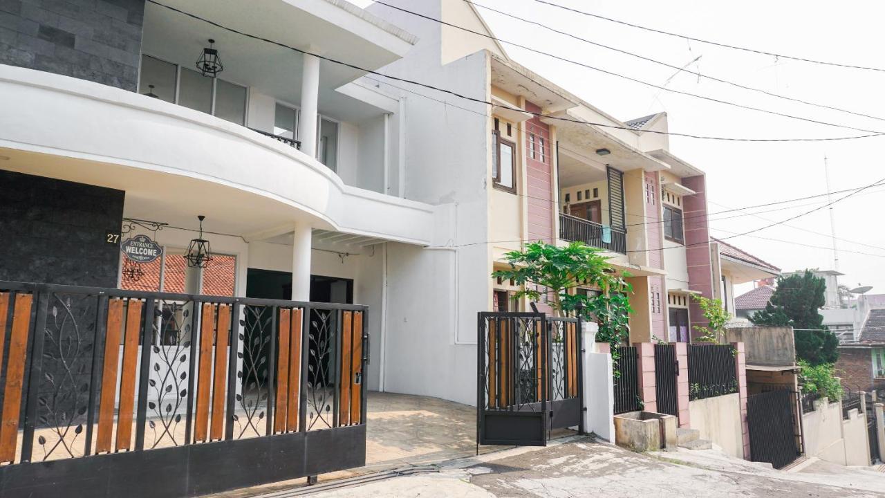 Vaccinated Staff - Spot On 2053 Granada Syariah Home Stay Bandung Buitenkant foto
